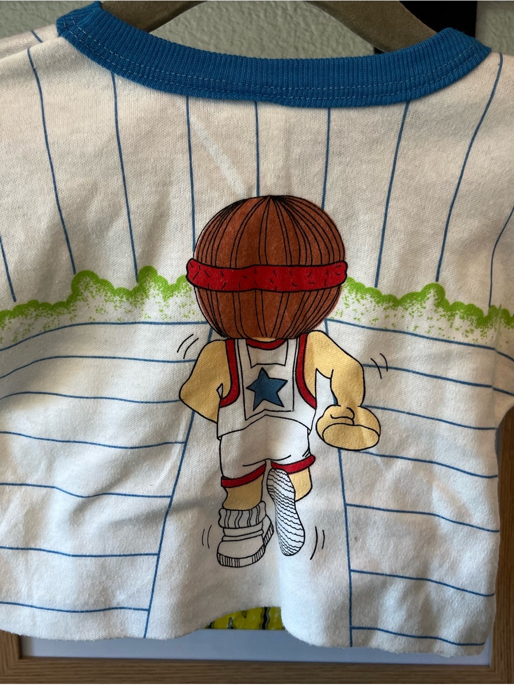 Vintage 70s/80s Retro Jogging Boy Graphic Ringer T-Shirt - Picture 2 of 3
